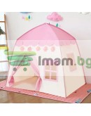 Детска палатка със светещи гирлянди от памучни топки розова